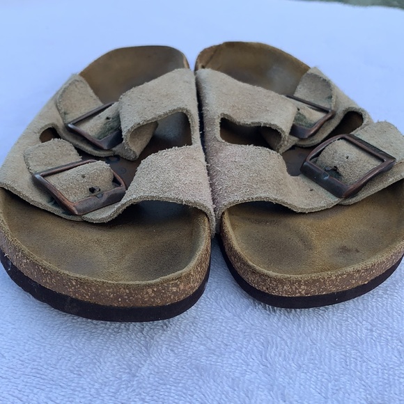 Birkenstock sandals. - Picture 8 of 12